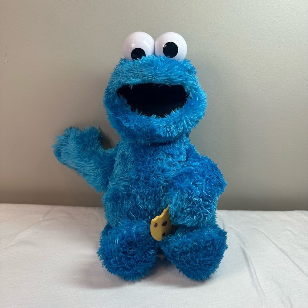 Sesame Street Talking Feed Me Cookie Monster Plush Toy Talking Shaking WORKS!